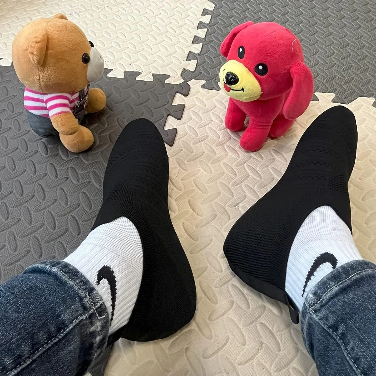 Adult Lightweight Slip-on Grip Indoor House Slippers Non-slip Barefoot House Home Shoes for Women Men