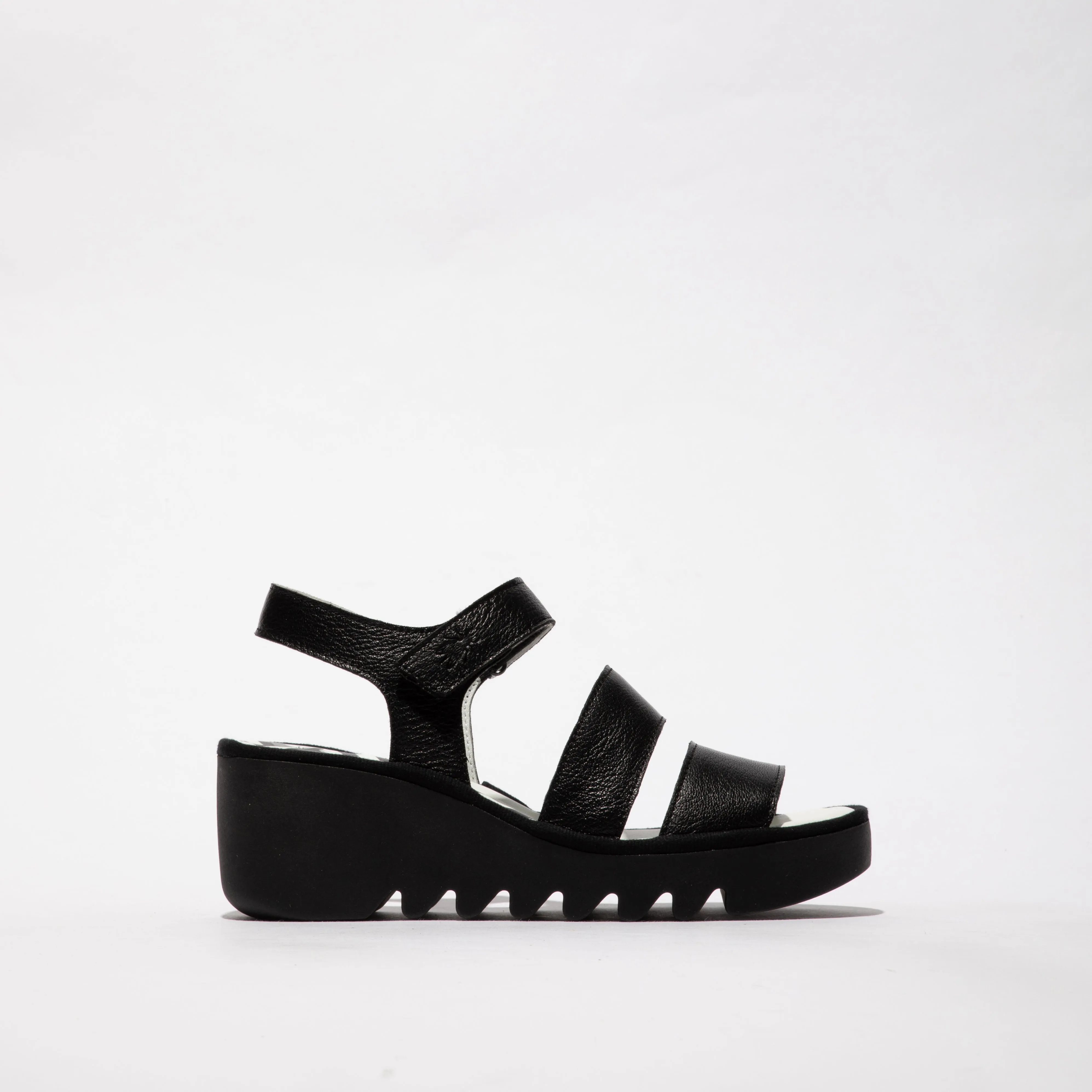 BEXY575FLY Womens Sandals Black
