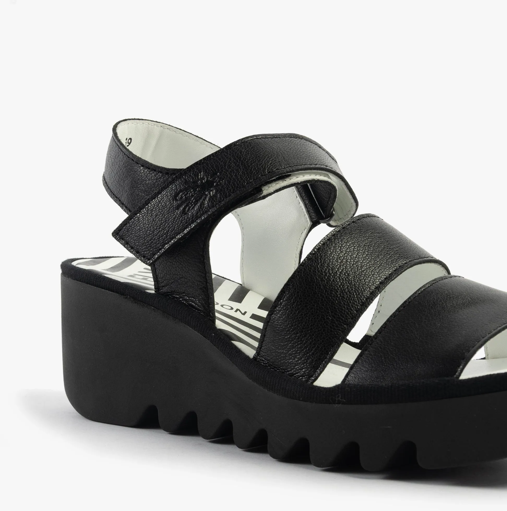BEXY575FLY Womens Sandals Black