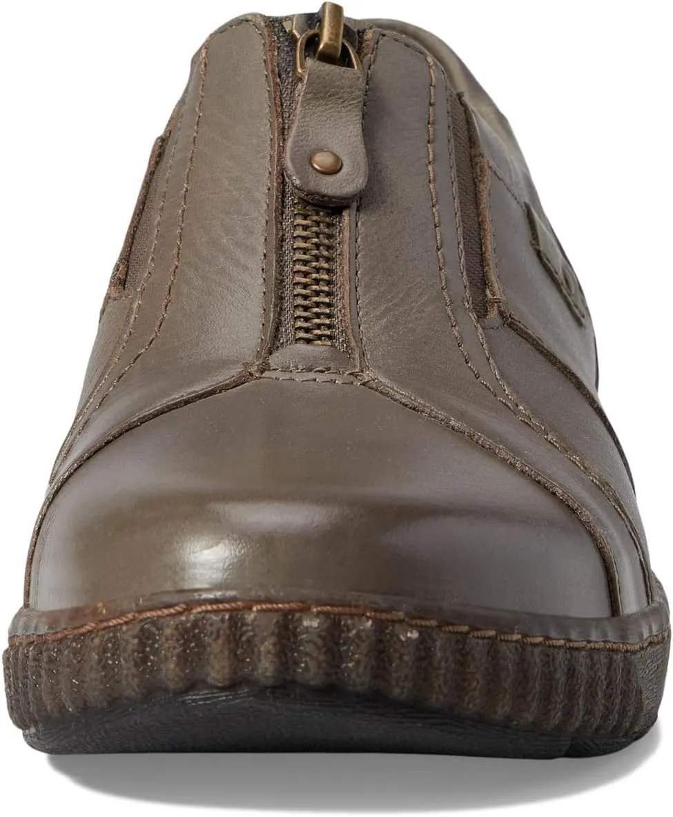 Clarks Women's Magnolia Zip Sneaker