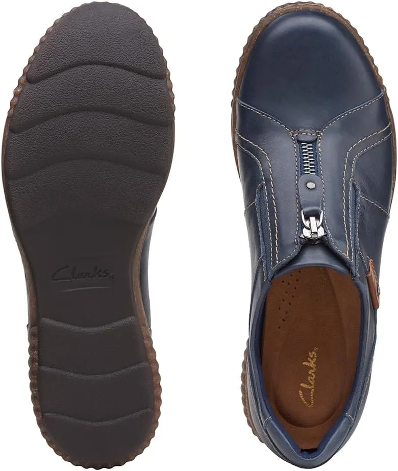 Clarks Women's Magnolia Zip Sneaker