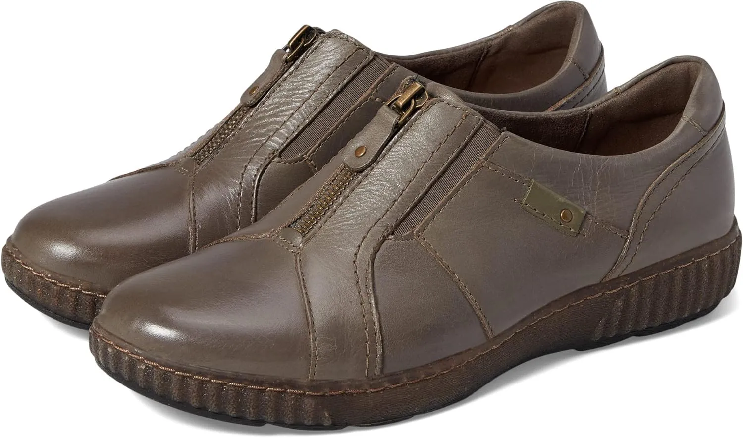 Clarks Women's Magnolia Zip Sneaker