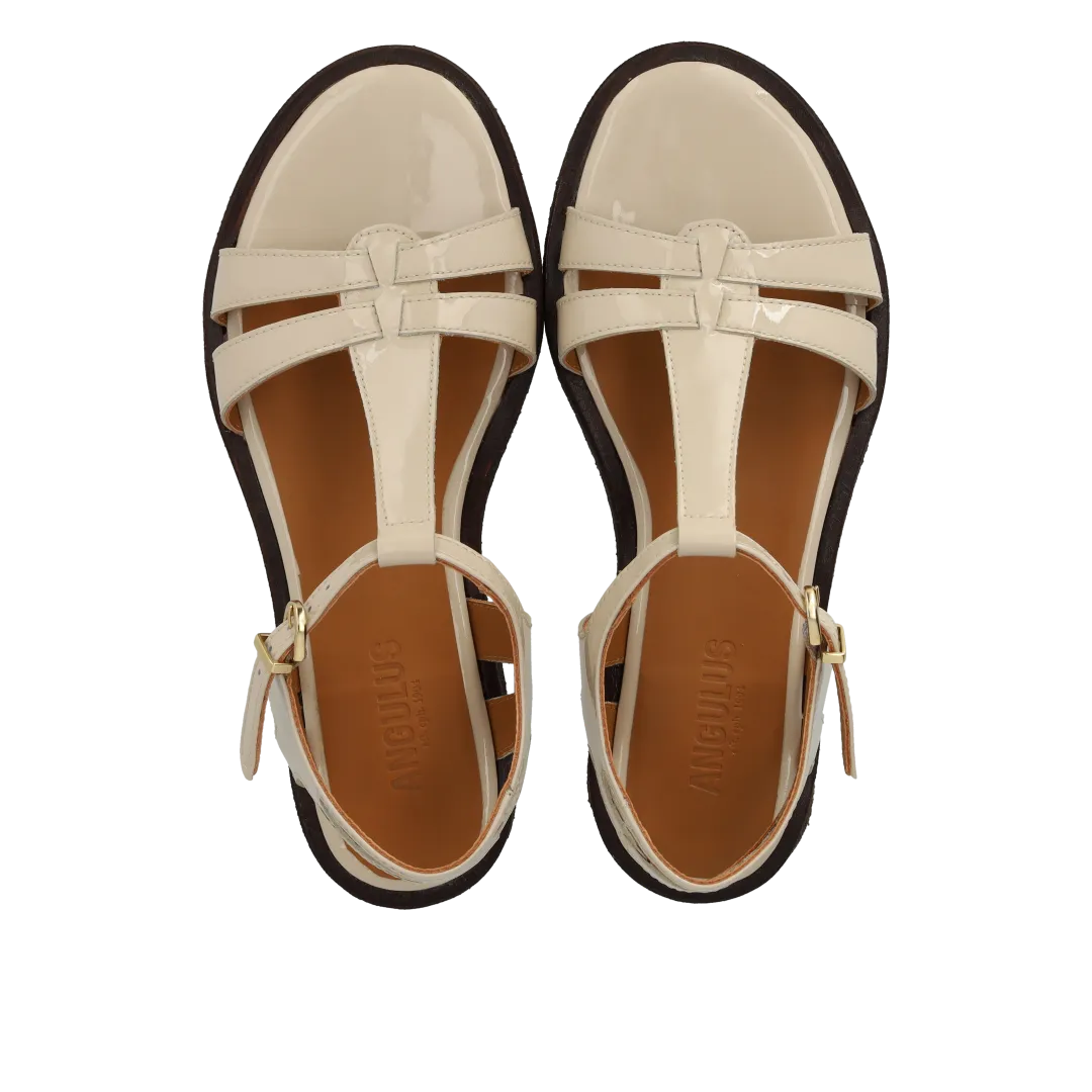 Classic strappy sandal