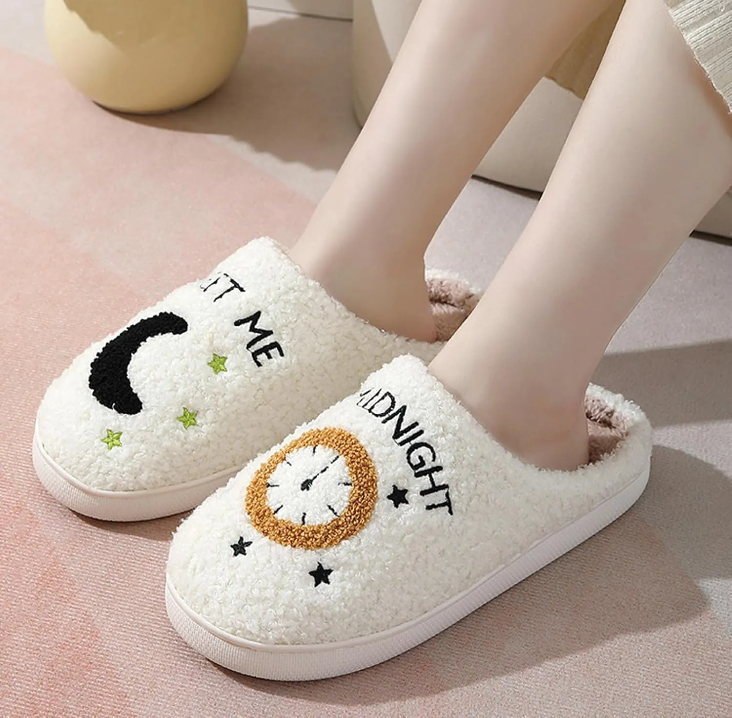 Cute Strawberry Pattern Women's Bedroom Slippers - Warm, Soft, Fuzzy, Non-Slip