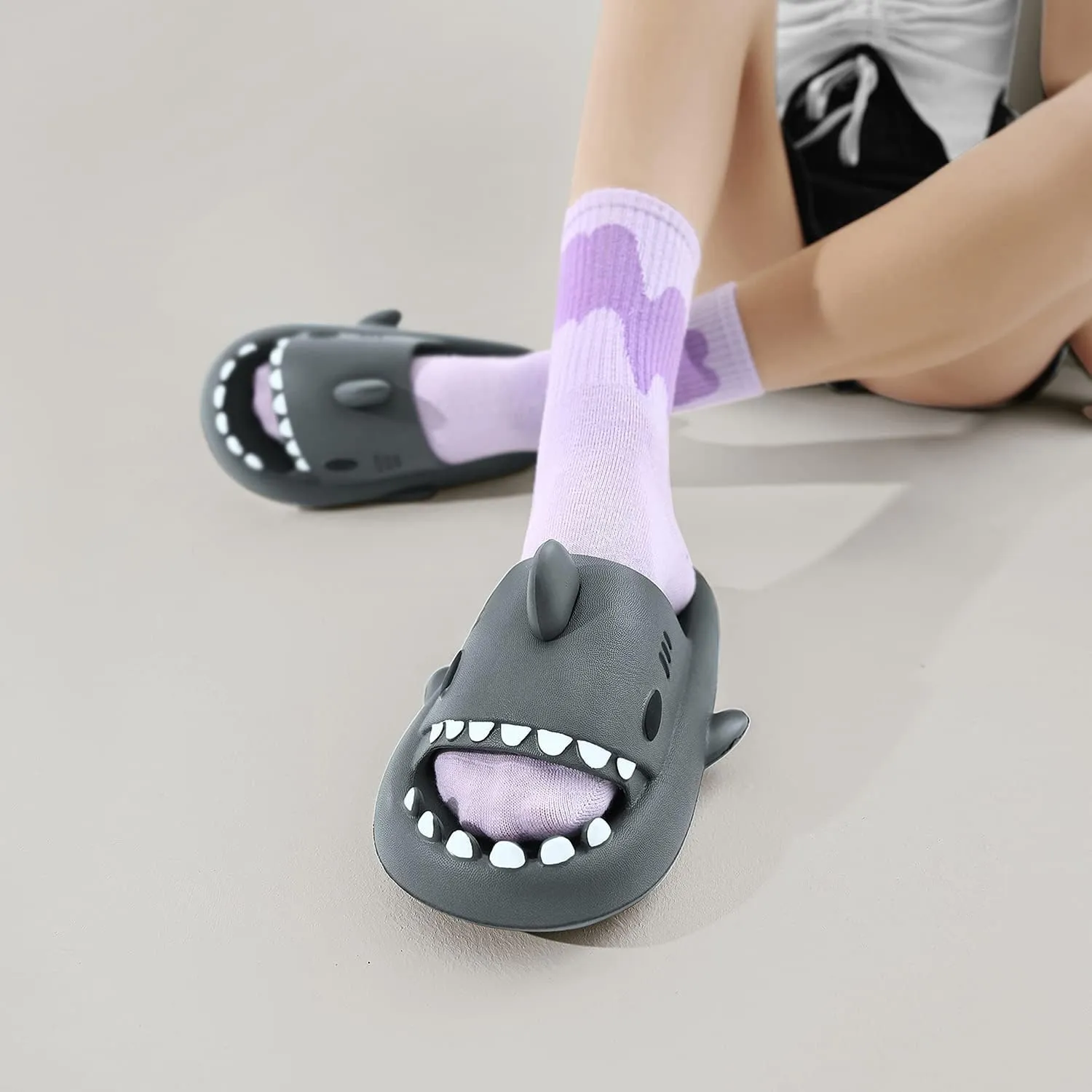 Men's and Women's Shark Slides Cloud Slippers Summer Novelty Open Toe Slide Sandals Anti-Slip Beach Pool Shower Shoes with Cushioned Thick Sole