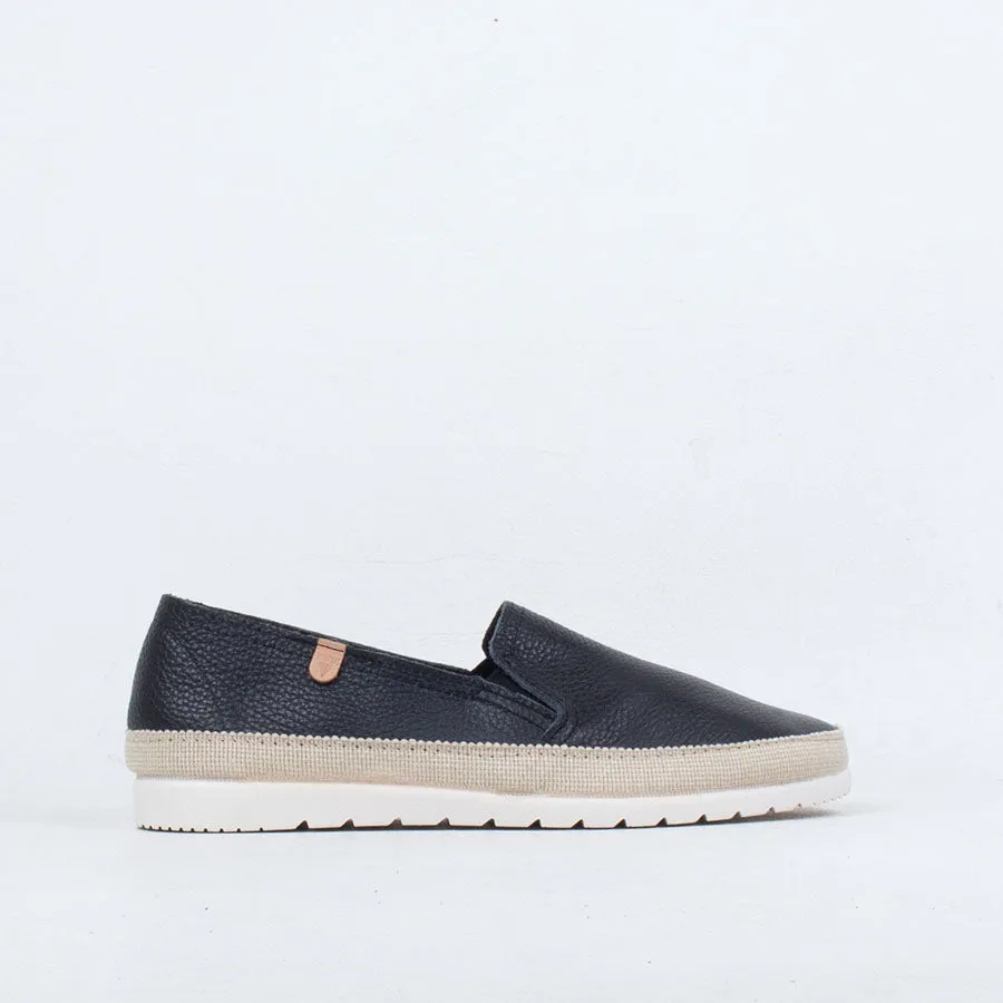 Nuria Slip On