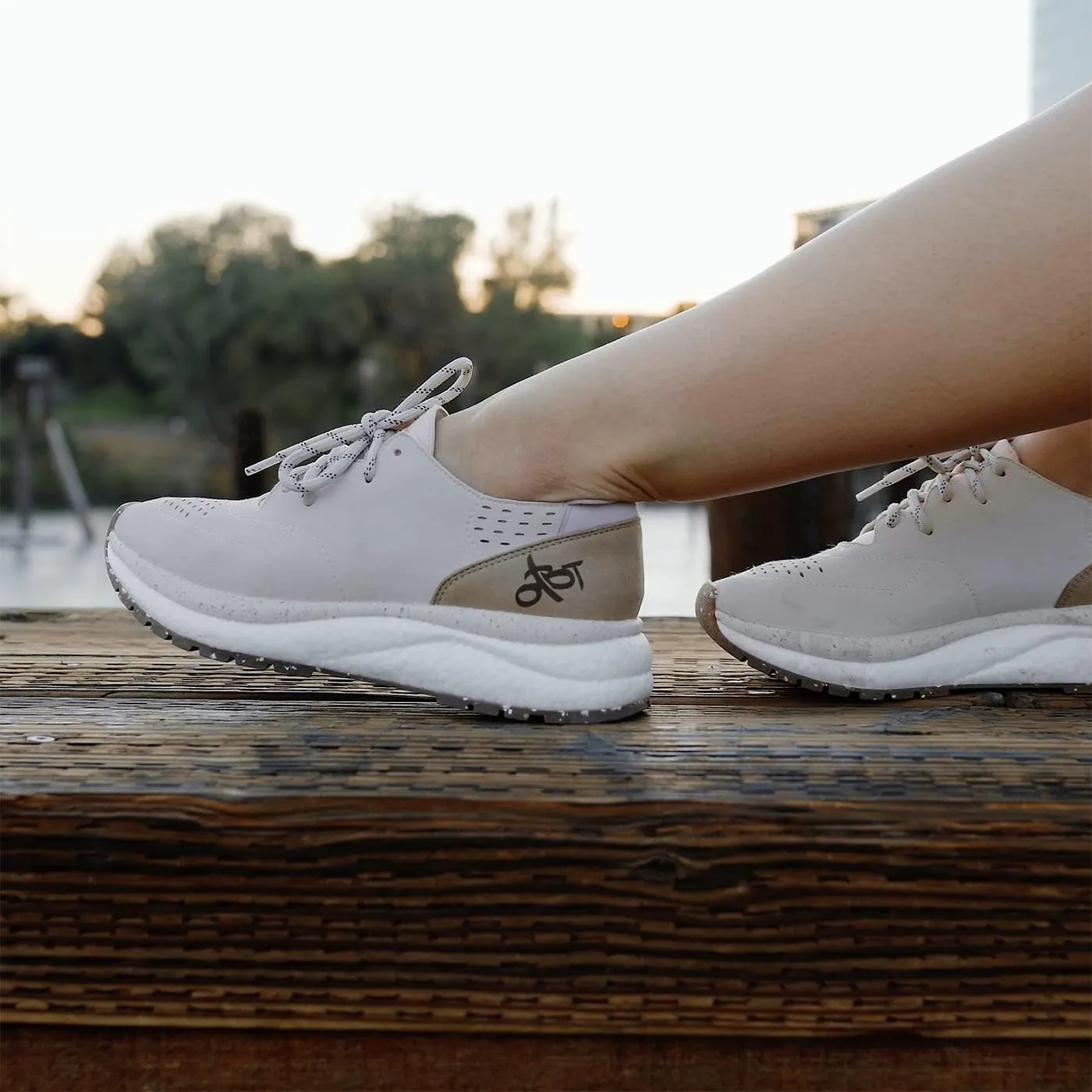 OTBT Women's Free Sneaker