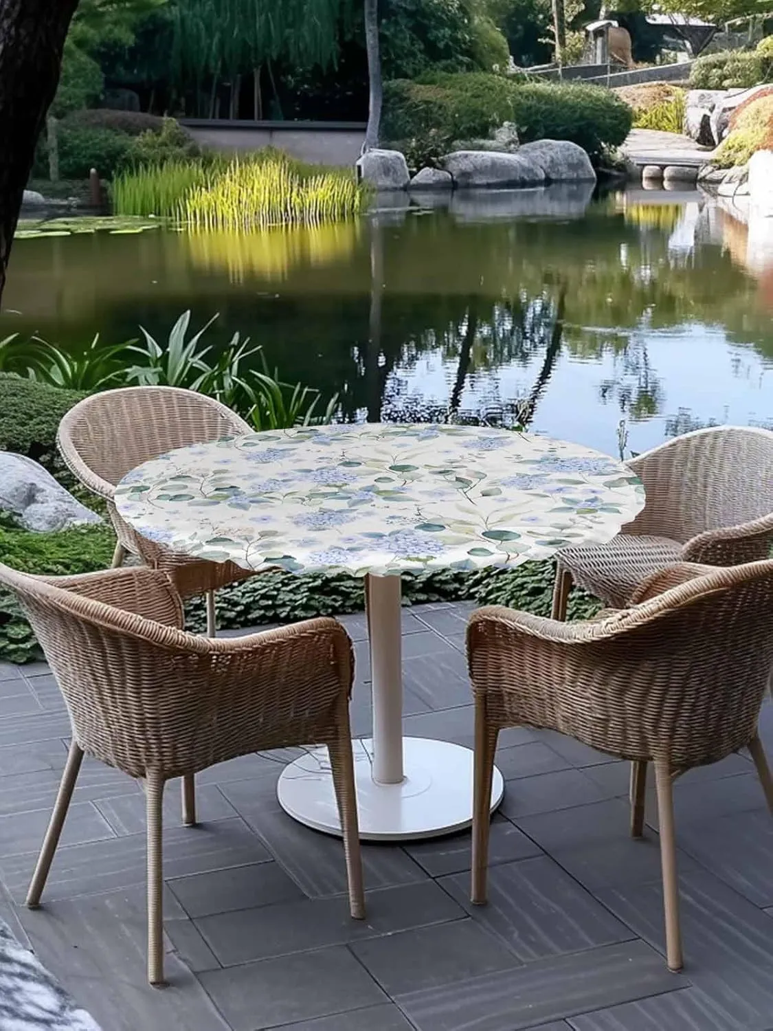 Round Fitted Tablecloth Farmhouse Blue Hydrangea Flower Waterproof Table Cover for Indoor Outdoor Holiday Party Country Eucalyptus Leaves Elastic Edged Tablecloths Fit Up 45"-54" Tables