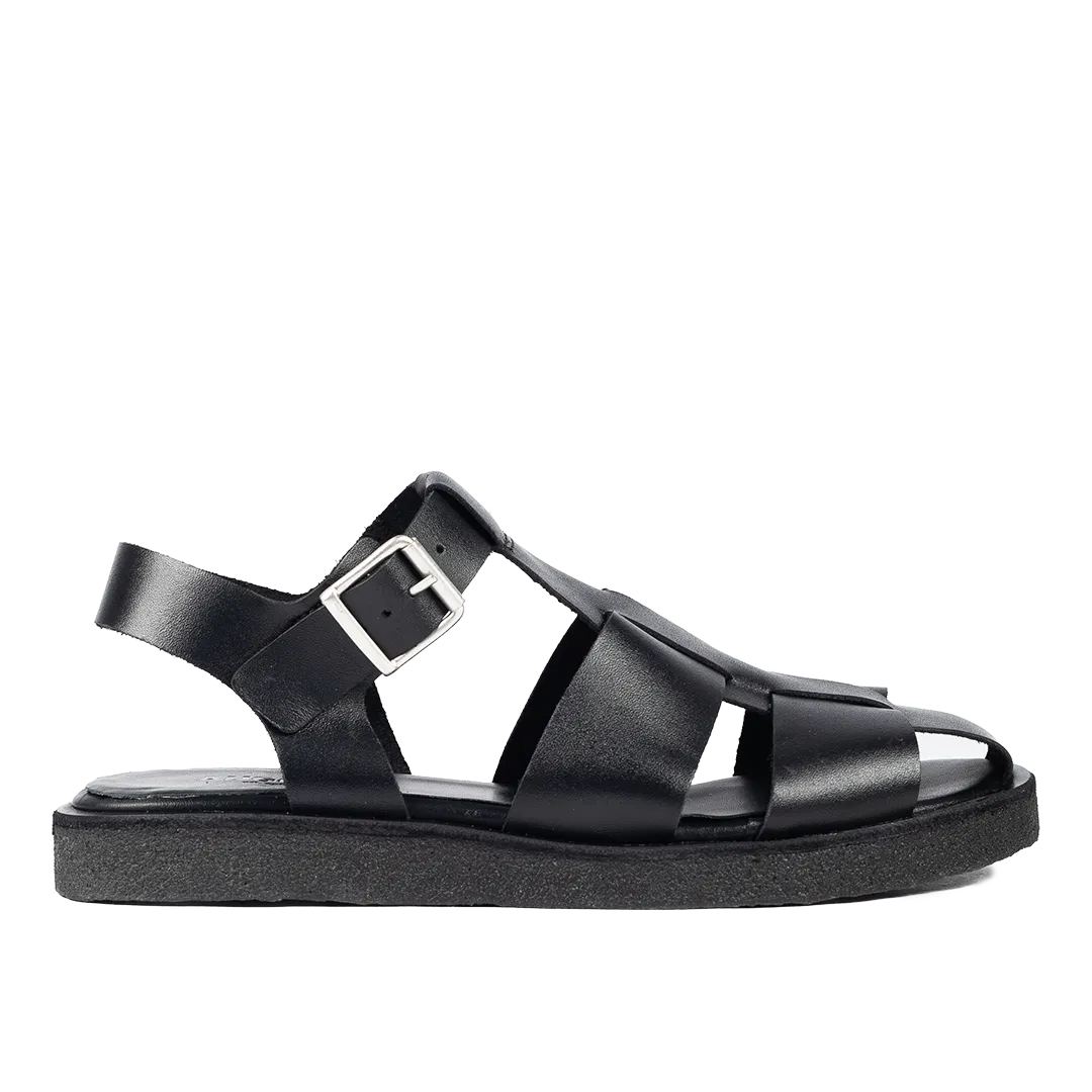 Strap sandal with buckle
