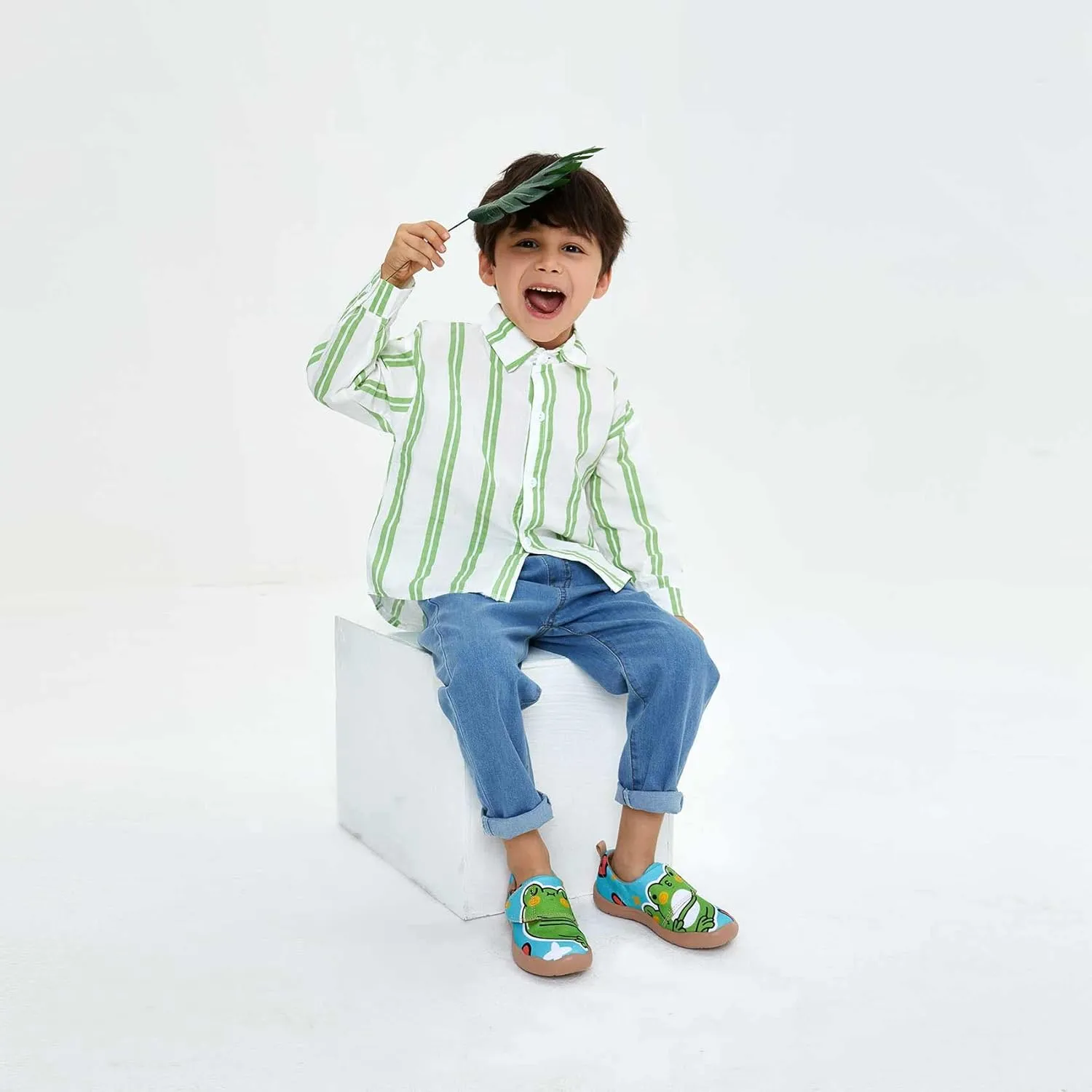 UIN Kid's Casual Slip-on Canvas Loafers Boys Girls Shoes Fashion Sneakers Funny Painted Travel Shoes