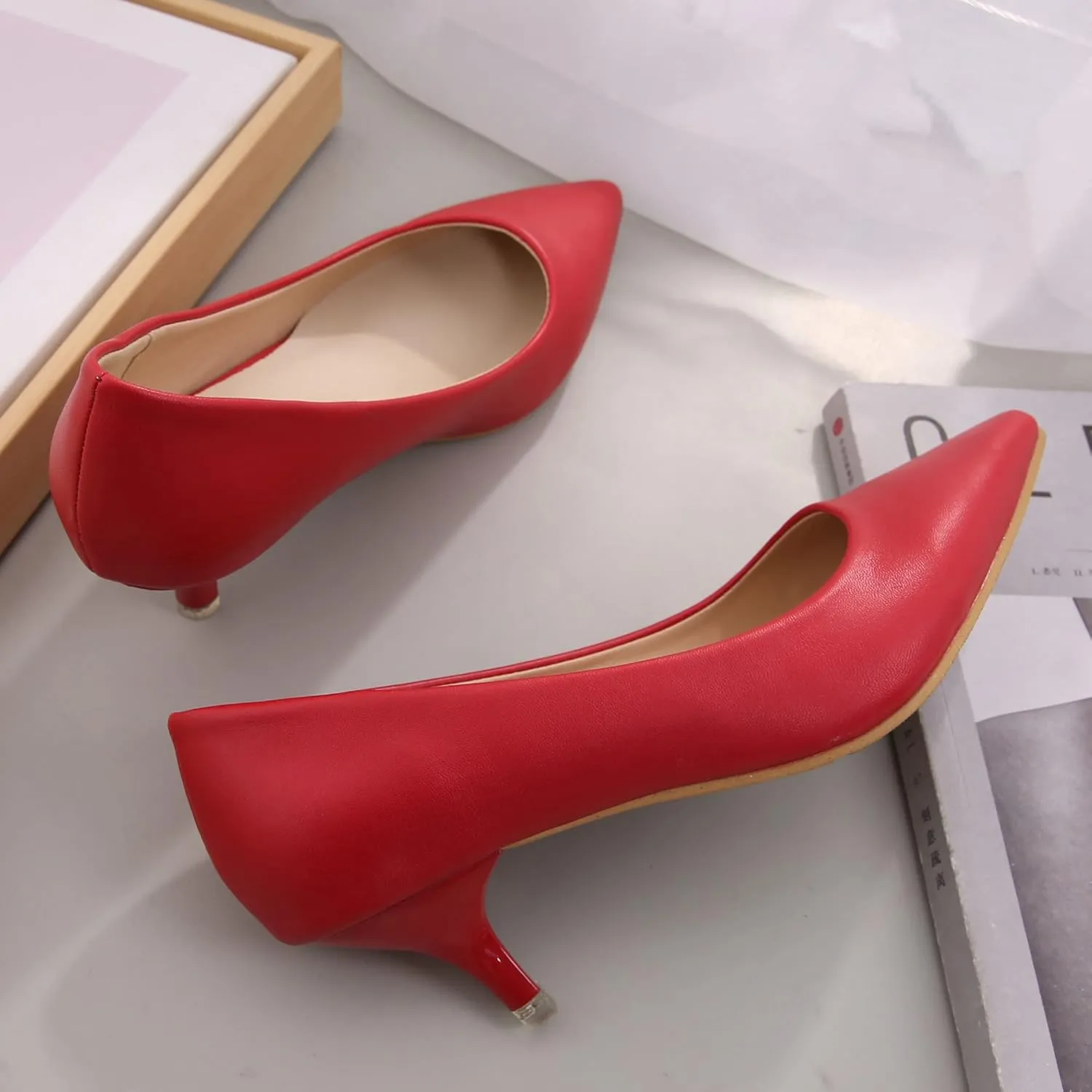 Women's Classic Pointed Toe Kitten Low Heels Wedding Office Dress Pumps Festive Shoes for Women Dressy Casual